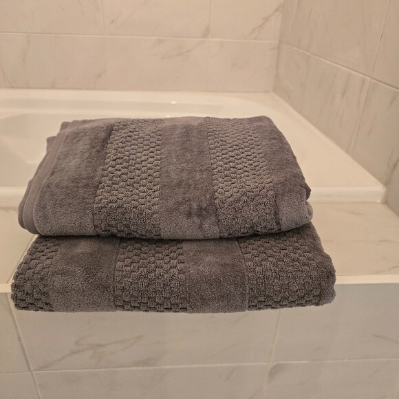 Premium Cotton Bath Towel, Lightweight and Highly Absorbent, Quick Drying Towel - Picture 1 of 4